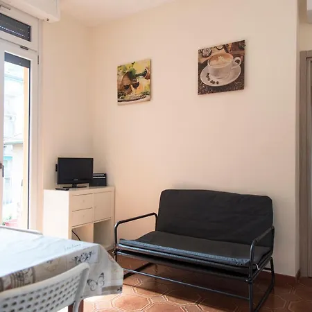 Youhosty - Marche 31 A Milan