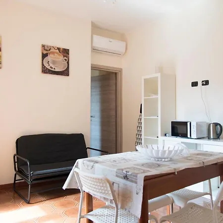 Youhosty - Marche 31 A * Milan